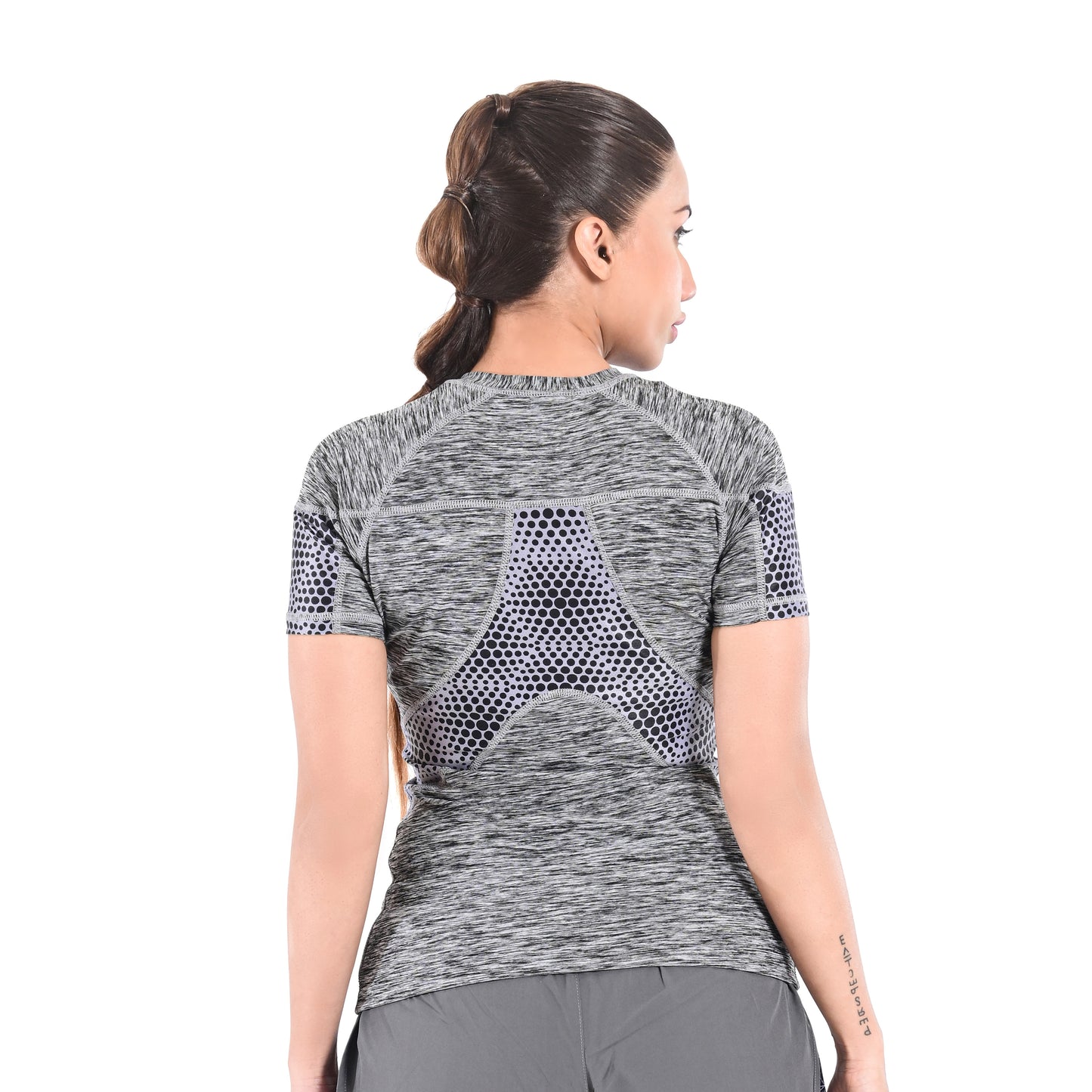 2Bold Grey Women’s Rash Guard –Long Sleeve Compression Shirt for MMA, BJJ, Yoga, Surf, Running & Gym Training Women Half sleeve Rash guard