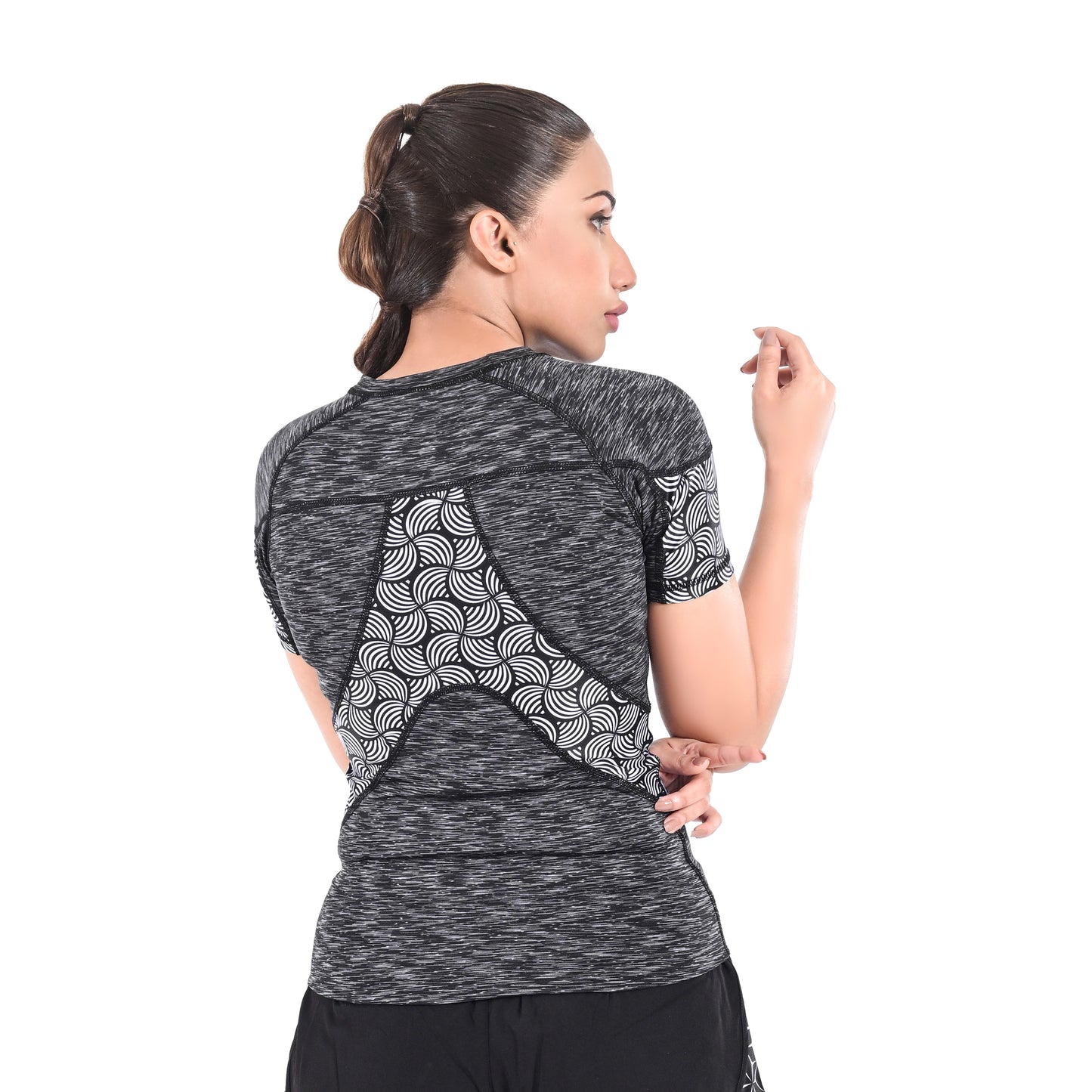 2Bold Grey Black Women’s Rash Guard –Long Sleeve Compression Shirt for MMA, BJJ, Yoga, Surf, Running & Gym Training Women Half sleeve Rash guard
