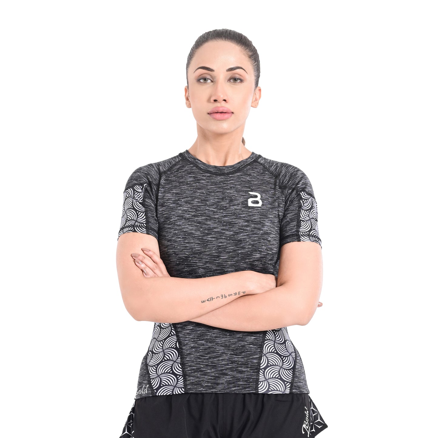 2Bold Grey Black Women’s Rash Guard –Long Sleeve Compression Shirt for MMA, BJJ, Yoga, Surf, Running & Gym Training Women Half sleeve Rash guard